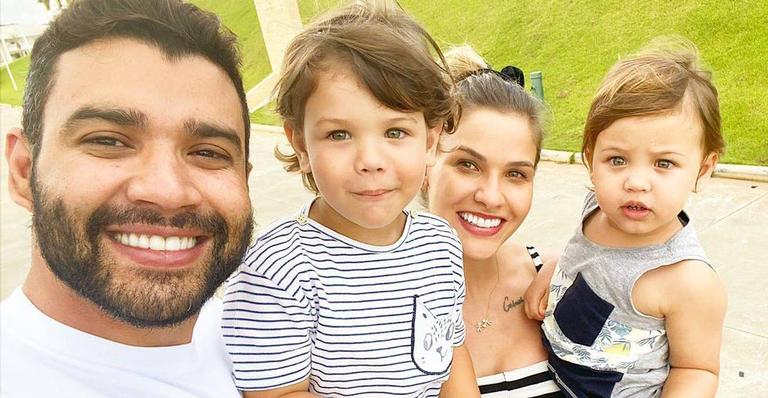 Andressa Suita compartilha clique em família e se declara: ”Felicidade”