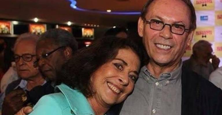 Seis anos após morte de José Wilker, Betty Faria presta homenagem ao ator