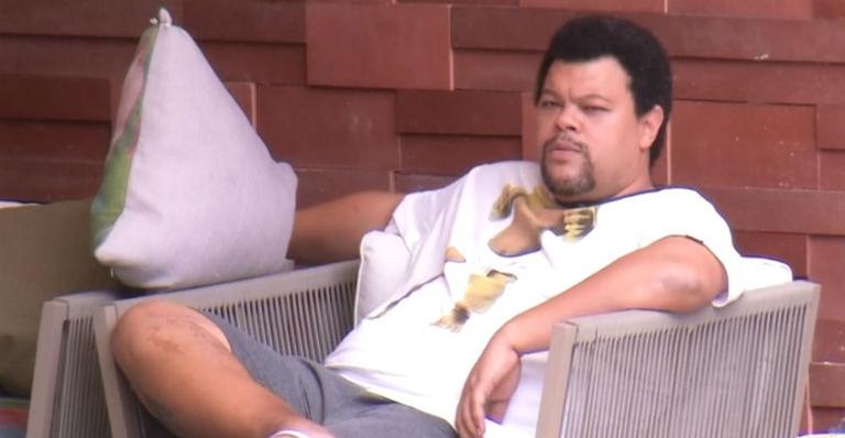 BBB20: Babu Santana revela suas duas possibilidades de votos enquanto fala sozinho