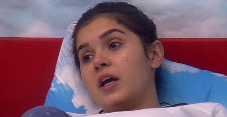 BBB20: Confusa, Gizelly desabafa com sister e dispara: “Flay agora está puxando assunto”