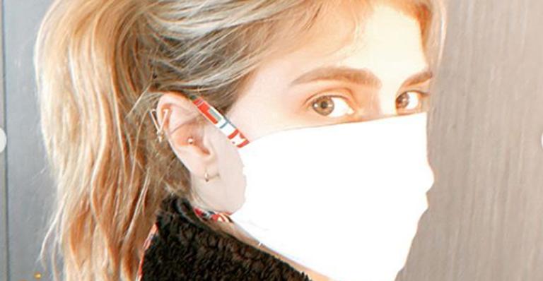Carolina Dieckmann faz máscaras de proteção para doação: ”Juntos somos mais fortes”