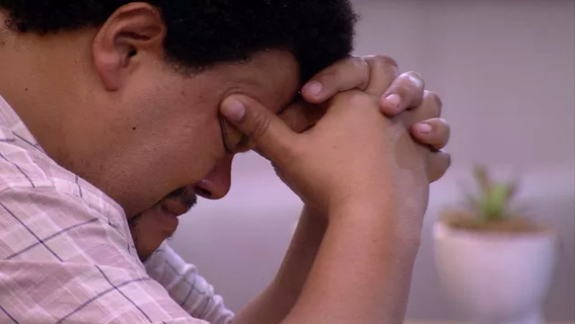 Morre avó postiça de Babu Santana e família se preocupa: ”Vai ser difícil quando ele sair”