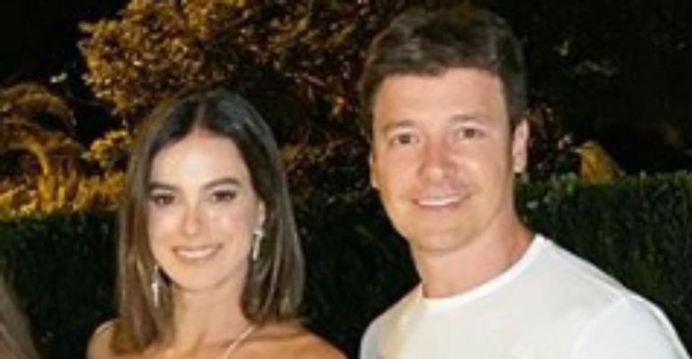 Rodrigo Faro compartilha clique com esposa declara seu amor: “Te amo”