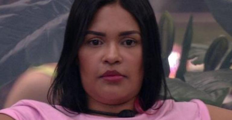 BBB20: Flayslane é chamada ao confessionário após fazer xixi na sala e cuspir na mesa: ”Tomei um esporro”