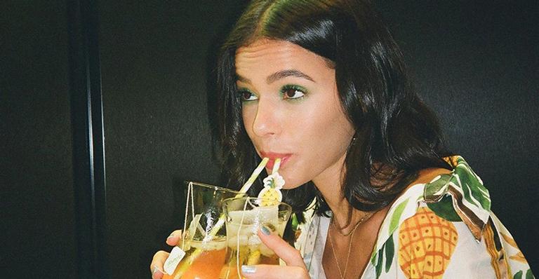 Bruna Marquezine sofre com músicas de Marília Mendonça e lamenta: ”Meu cupido está de quarentena”