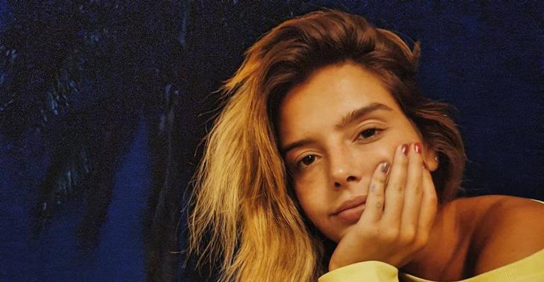 Giovanna Lancellotti posa de biquíni dentro de seu banheiro e se diverte: ‘Tudo é questão de ponto de vista’