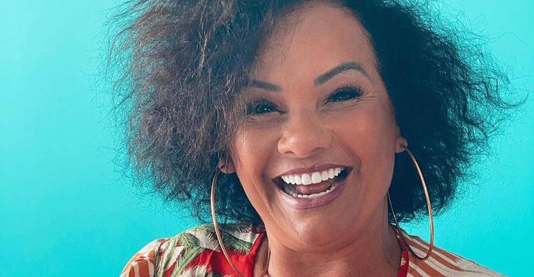 Solange Couto recorda clique de sua gravidez e faz homenagem às mães: ‘Há um ser em formação dentro de você’