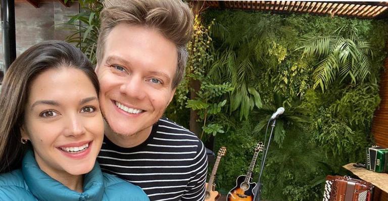 Thais Fersoza posa com a família reunida em domingo de Páscoa: ‘Que nosso coração seja preenchido por amor’