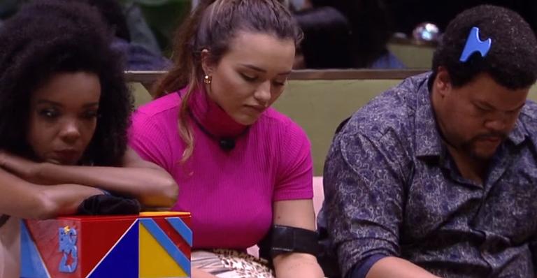 BBB20: Thelma fica entre a cruz e a espada e coloca Babu Santana no paredão: ”Meu Deus”