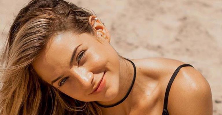Após o BBB, Gabi Martins posa de maiô cavado e exibe seu lado mulherão: ”Perfeição existe”