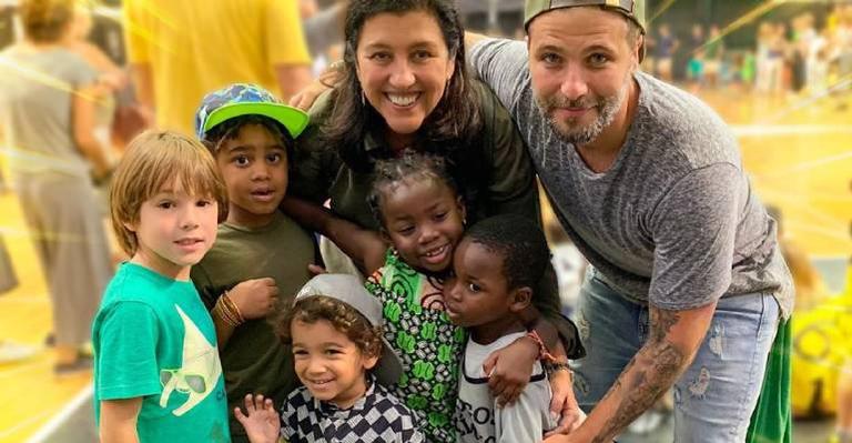 Regina Casé faz linda homenagem de aniversário a Bruno Gagliasso