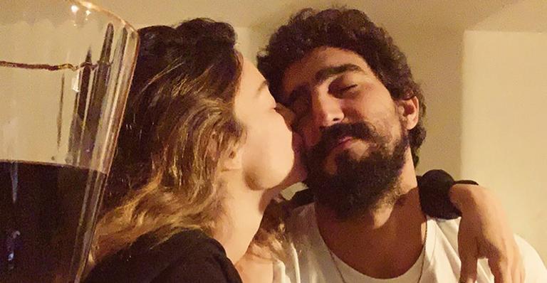 Thaila Ayala é surpreendida com ato romântica de Renato Góes: ”Escolhi certo o meu marido”