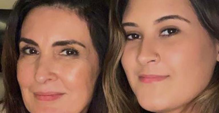 Bia Bonemer, filha gata de Fátima Bernardes, posa de biquíni e ostenta curvas: ”Gatíssima”