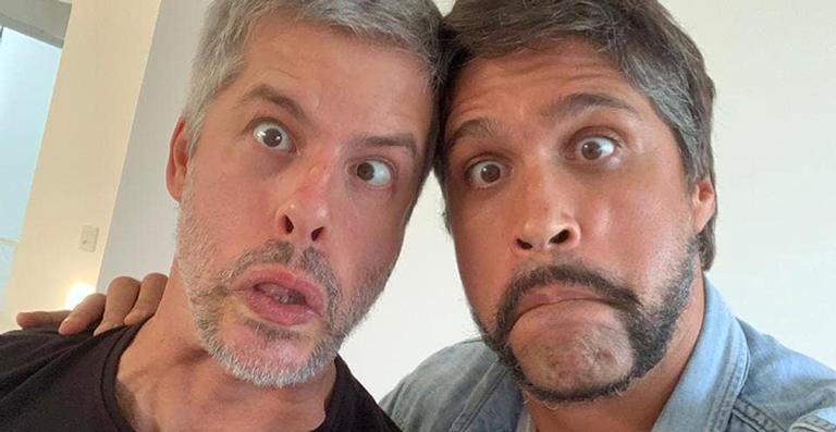Léo Chaves revira o baú e mostra clique da infância com Victor: ”Sempre juntos”