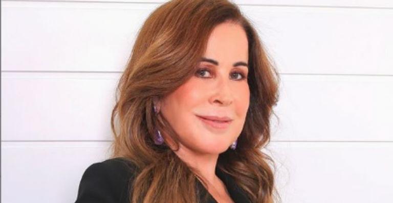 Sem sutiã, Zilu Carmargo deixa tatuagem íntima aparecer e impressiona web