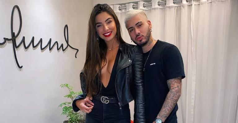 Kevinho coloca lado romântico pra jogo e se declara para a namorada