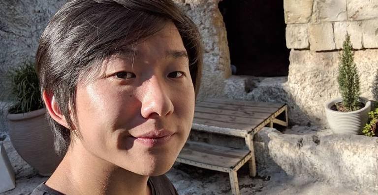 Após ataques na internet, Pyong Lee relembra depressão que tirou a vida do pai