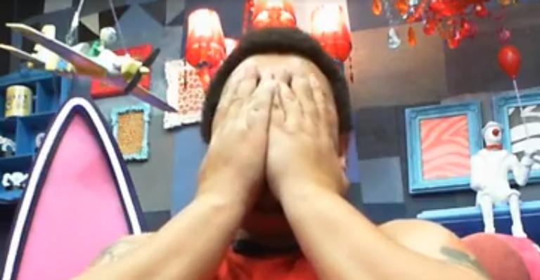 BBB20: Babu Santana se emociona após folga do paredão e agradece confinadas: ”Sensibilidade”