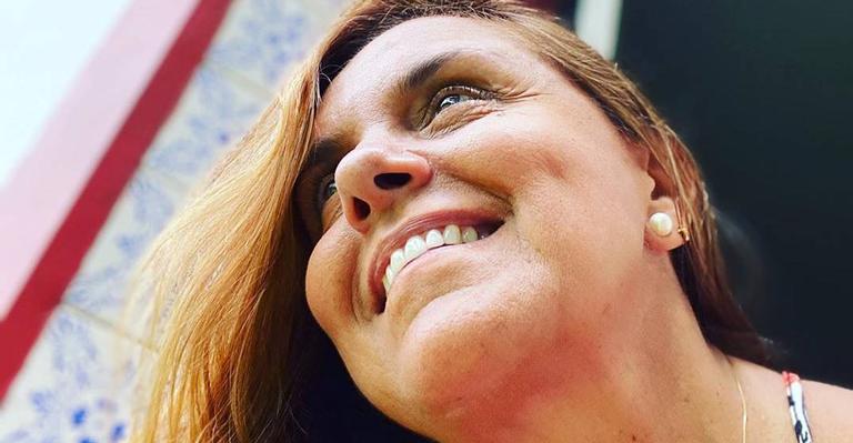 Mãe de Felipe Simas posa com os netos em clique encantador e se declara: ‘Amores meus!’