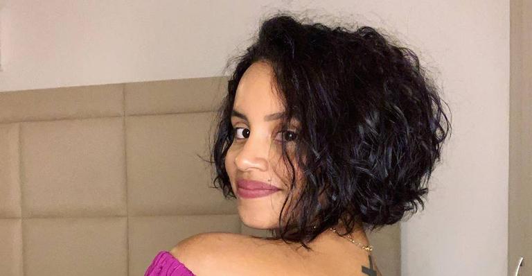 Gleici Damasceno posa de calcinha e sutiã e incentiva internautas sobre autoestima