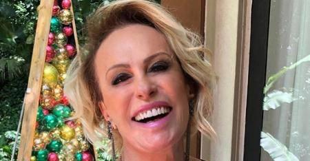 Ana Maria Braga surge toda sorridente e celebra após vencer o câncer: ‘Curada!’