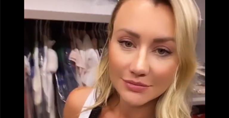 Ana Paula Siebert mostra closet imenso montado para a filha que ainda nem nasceu