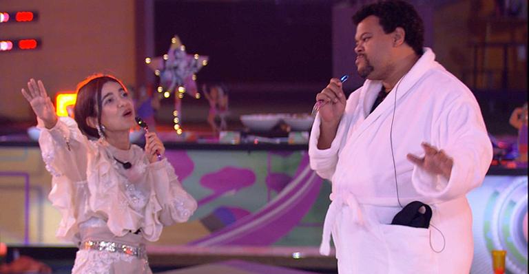 BBB20: Manu e Babu formam dupla e cantam Sandy e Junior na festa