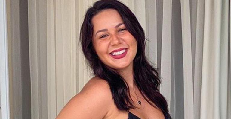 Ex-BBB Maria Claudia repete vestido que usou na final do programa: ”Alguma diferença?”