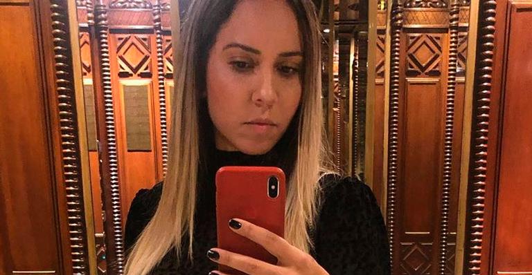Mulher Melão surge em look discreto e seguidores estranham: ”Comportadinha”
