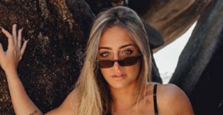 De biquíni cavado, Bruna Griphao ostenta corpo escultural e para web: “Olha, não dá”