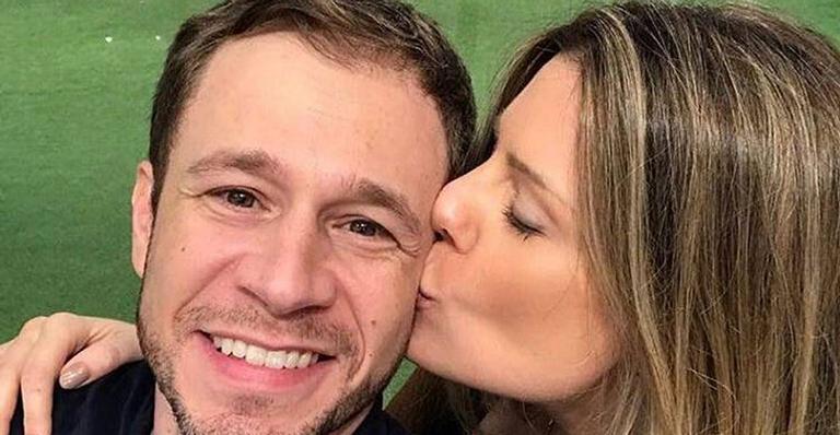 Esposa de Tiago Leifert anuncia gravidez e se declara ao marido: ”Orgulho e admiração”