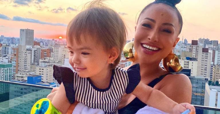 Sabrina Sato compartilha momento de intimidade com Zoe e se derrete de amores