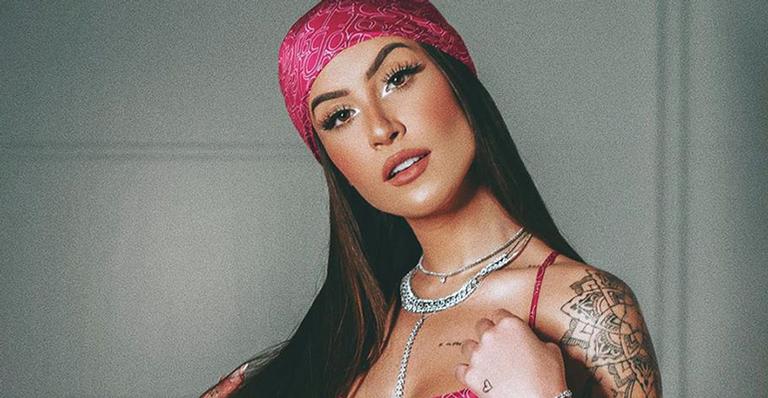 Bianca Andrade surge com vestido curtinho e ganha elogio da ex-namorada: ”Tá gata”