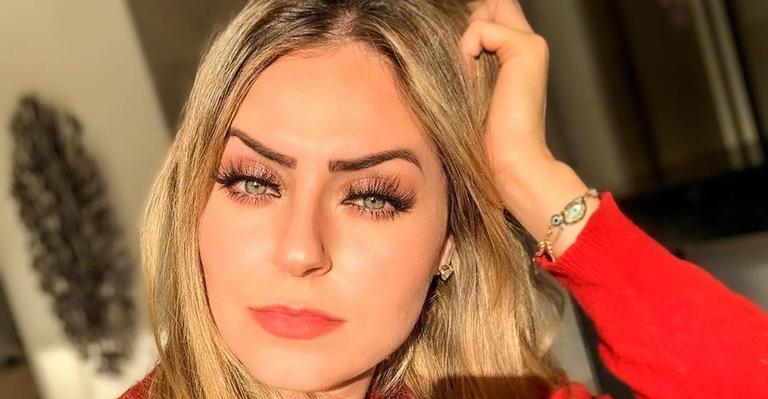 Campeã do BBB19, Paula Von Sperling surge em momento espontâneo em piscina