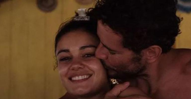 Daniel de Oliveira divide raro momento romântico com Sophie Charlotte e capricha em homenagem