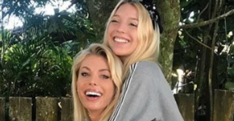 Isabelle Bittencourt faz linda homenagem à mãe após 1 ano de sua morte e emociona