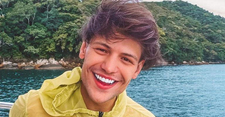 Saulo Poncio se chama de ‘profeta’ e é detonado na web: ”Chacota”