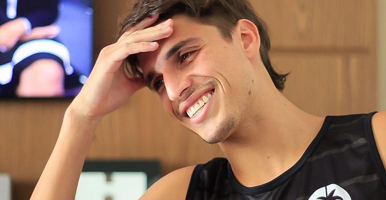 BBB20: Felipe Prior ganha réplica de Big Fone para decorar a própria casa: ”Nada mais justo”