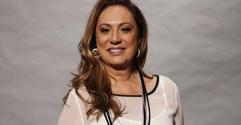 Eliane Giardini detona governo por descaso com a população durante a pandemia: ”Povo está abandonado”