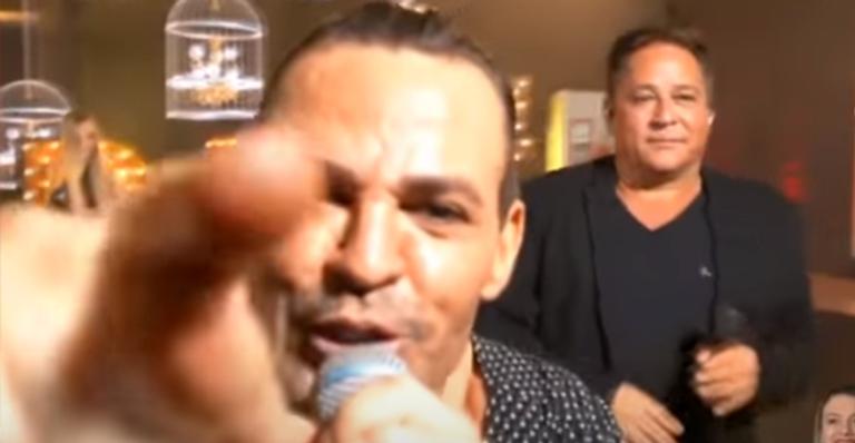 Eduardo Costa perde a linha em live e pede mulher para Wesley Safadão: ”Tem muitas”