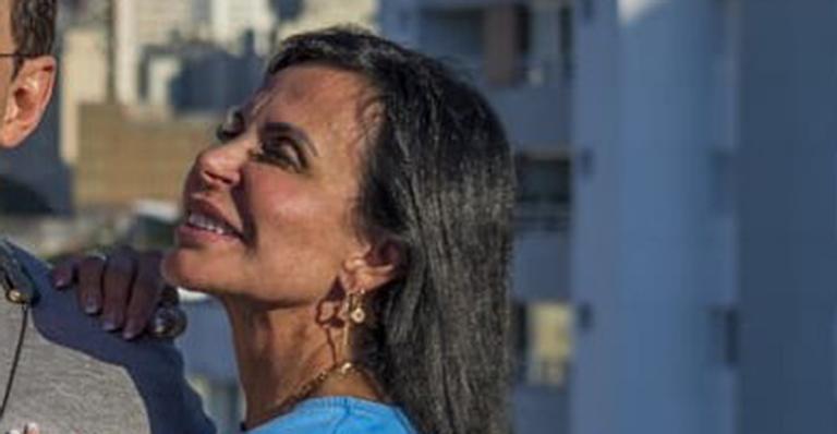 Gretchen sofre ataques ao apresentar novo namorado e desabafa: ”Ser feliz é para os fortes”