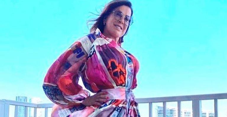 Zilu Camargo aposta em vestido curtinho e deixa pernões em destaque: ”Melhor momento”