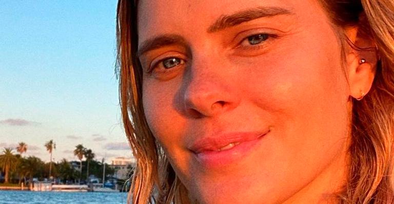 Carolina Dieckmann curte pôr-do-sol e seguidora cobra: ”Cadê o isolamento?”