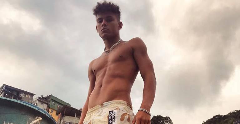 Ex-BBB Danrley Ferreira fala sobre estereótipo da favela: ”Não é só bandidagem”