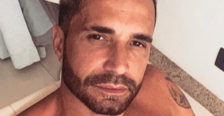 Latino tenta sortear cachorro e acaba detonado nas redes sociais: ”Animal não é kit de maquiagem”