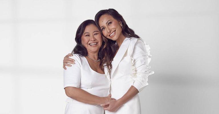 Sabrina Sato e a mãe trabalham juntas em vídeo para o Dia das Mães: ‘Eu aprendo muito com ela’