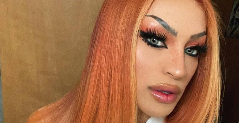 Pabllo Vittar coloca bumbum pra jogo em clique sensual e arranca suspiros dos fãs