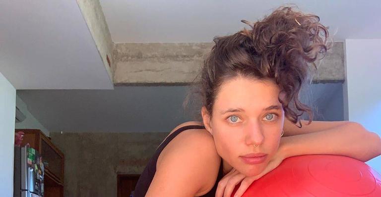 Bruna Linzmeyer recorda clique na praia e declarou sua saudade: ‘Privilégio de morar perto dele’