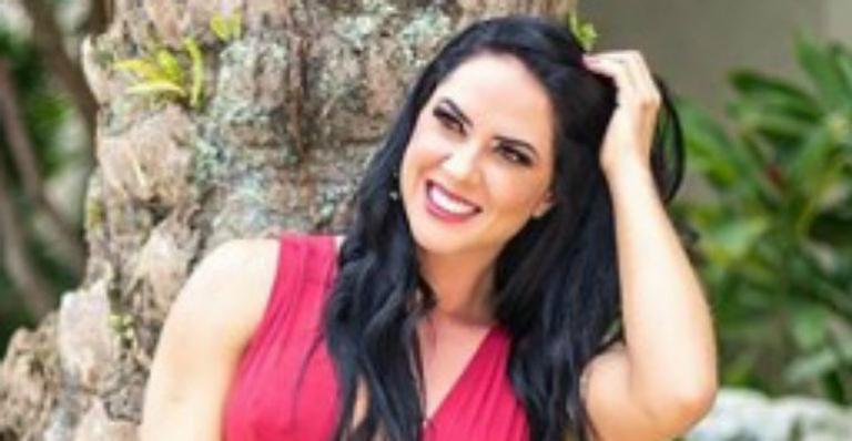 Graciele Lacerda ostenta curvas esculturais em clique de biquíni e web se impressiona