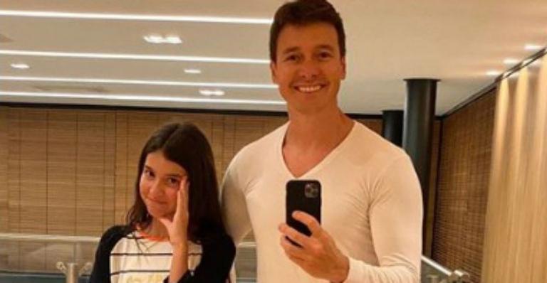Rodrigo Faro surge de pijama justíssimo com a filha e brinca: “No estilo”